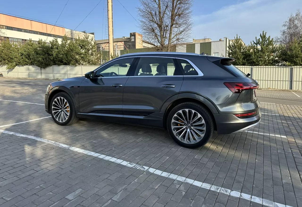 Audi E-tron  201991