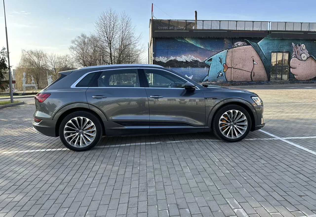 Audi E-tron  2019151