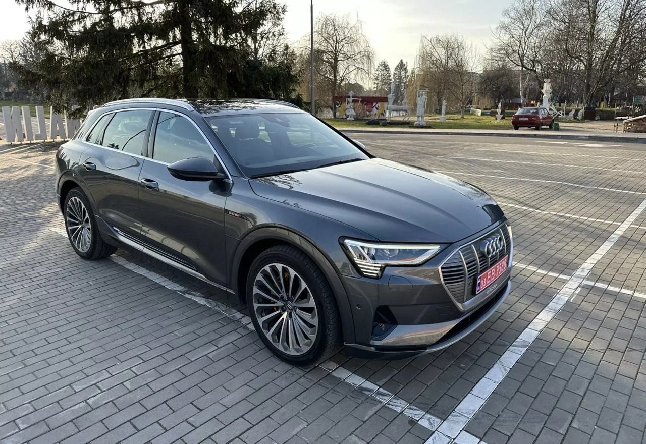 Audi E-tron  2019171