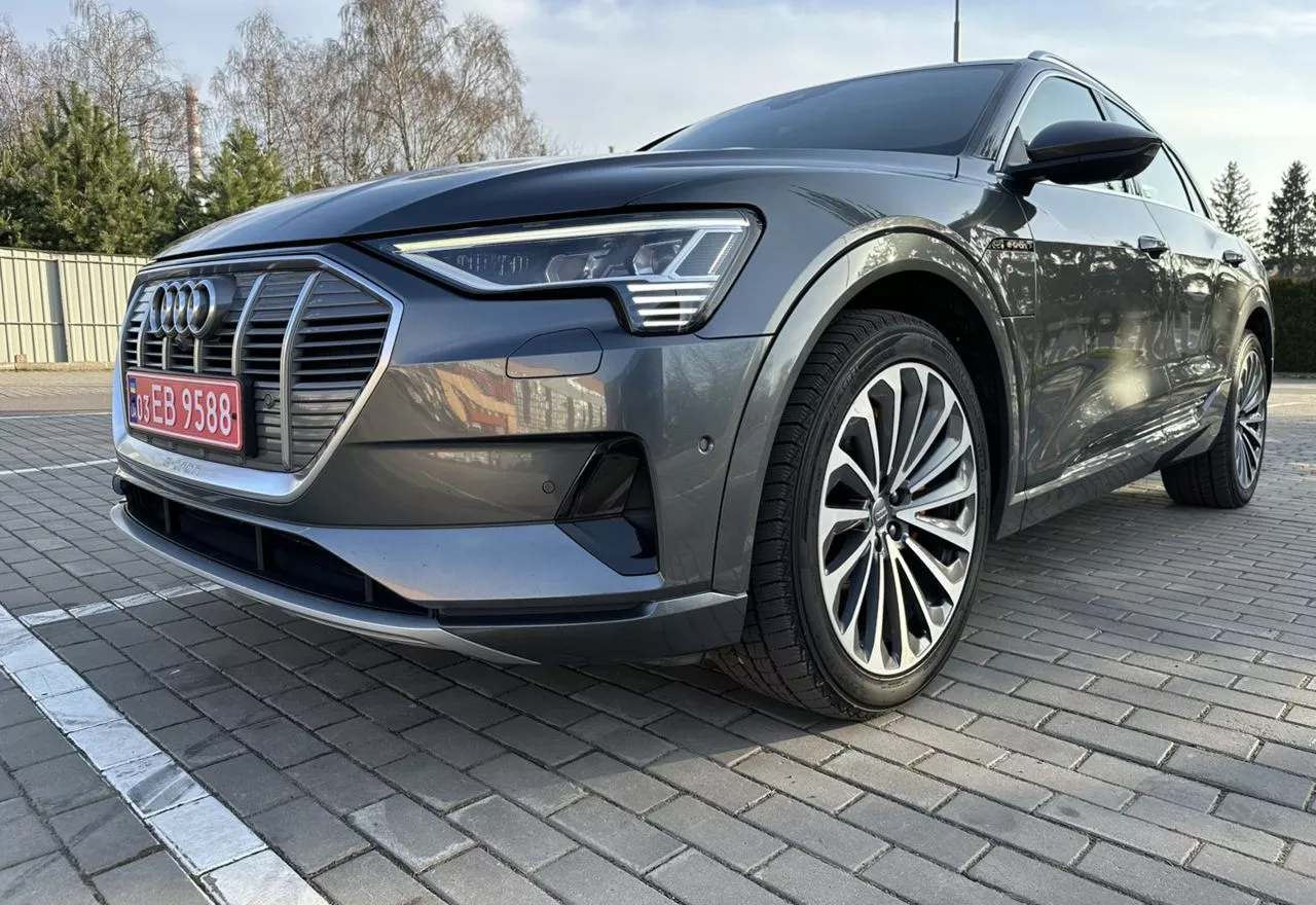 Audi E-tron  2019191