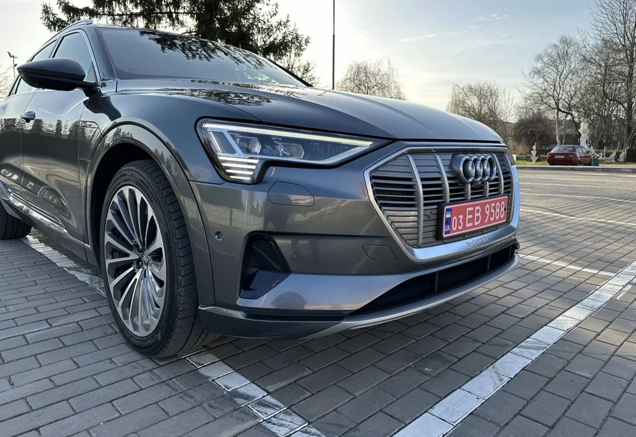 Audi E-tron  2019201