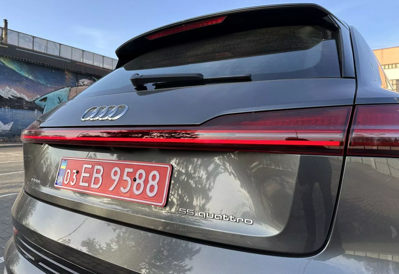 Audi E-tron  2019451