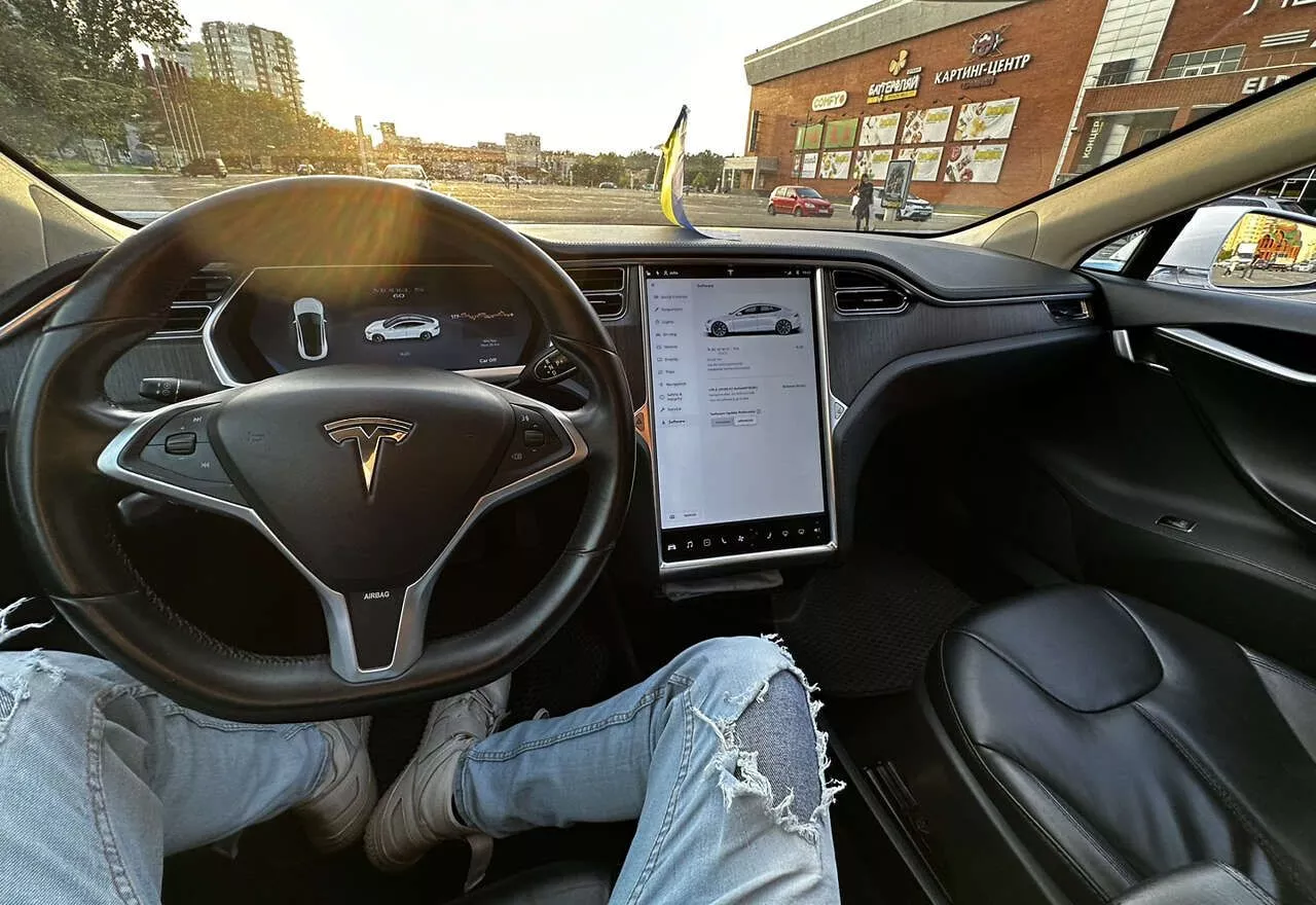 Tesla Model S  2013191