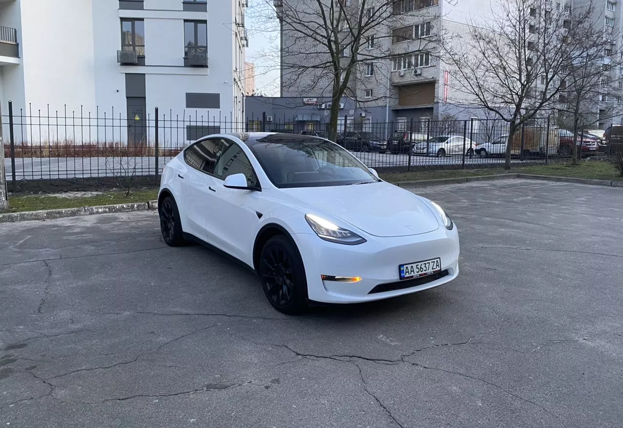 Tesla Model Y  82 kWh 2022211