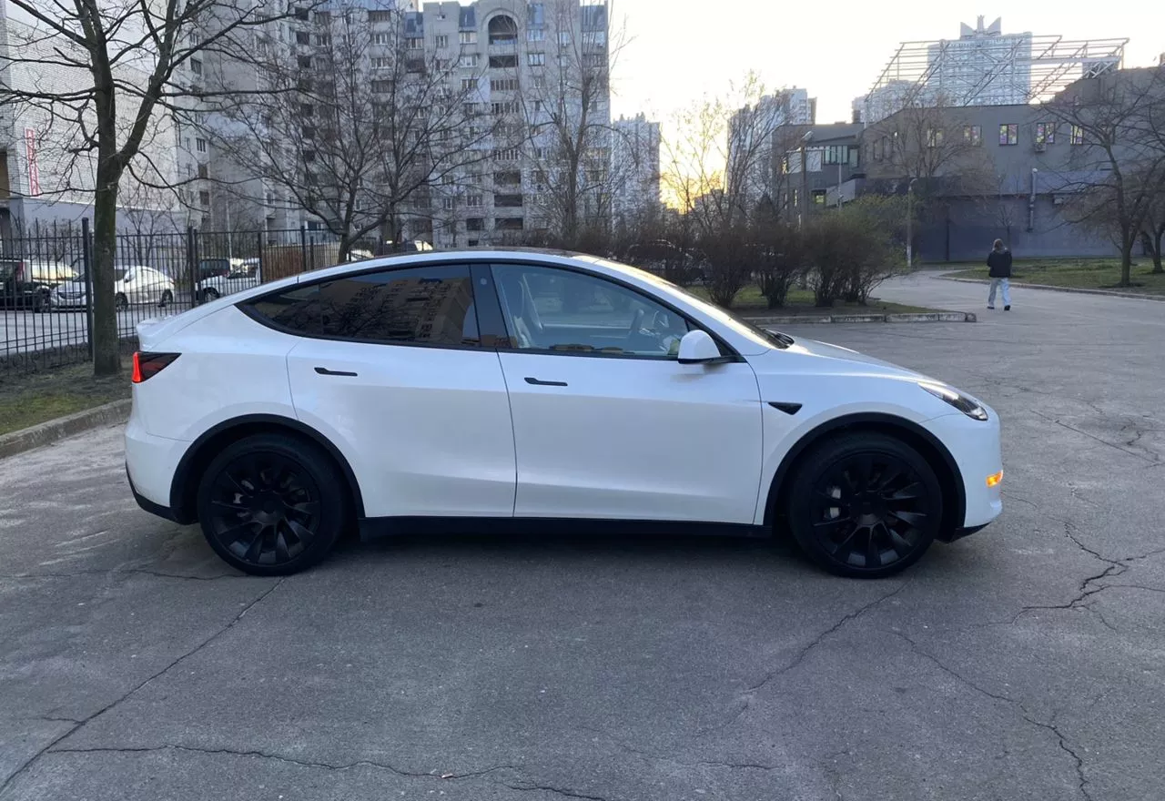 Tesla Model Y  82 kWh 2022281