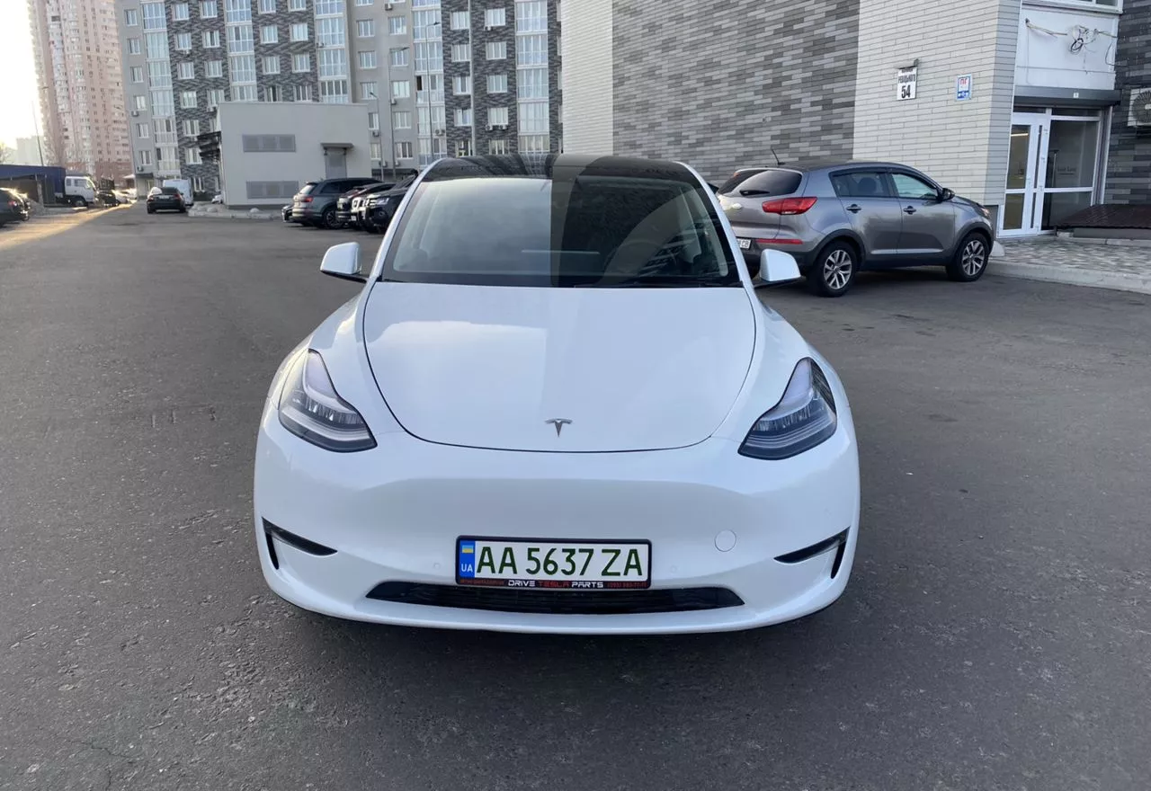 Tesla Model Y  82 kWh 2022111