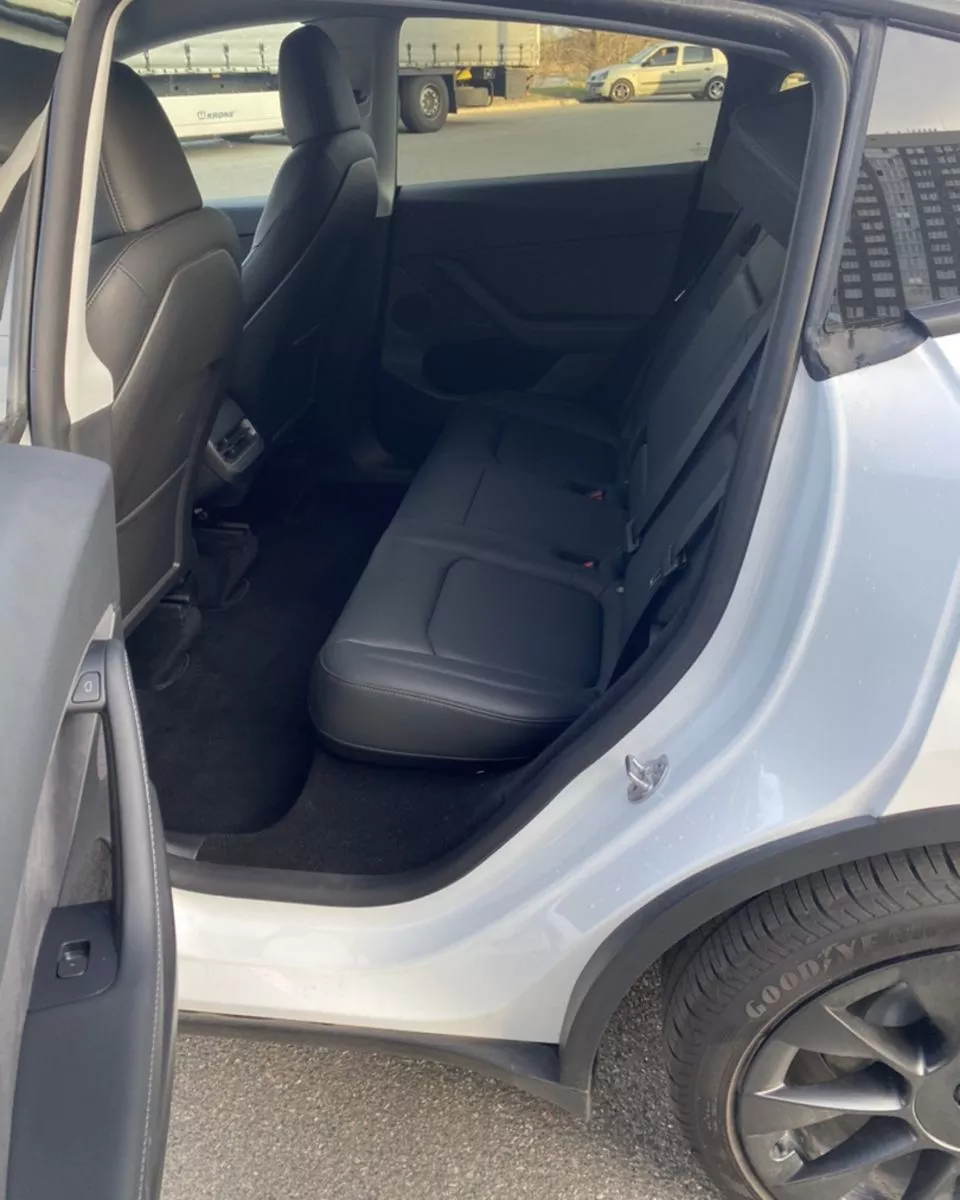 Tesla Model Y  82 kWh 2022181