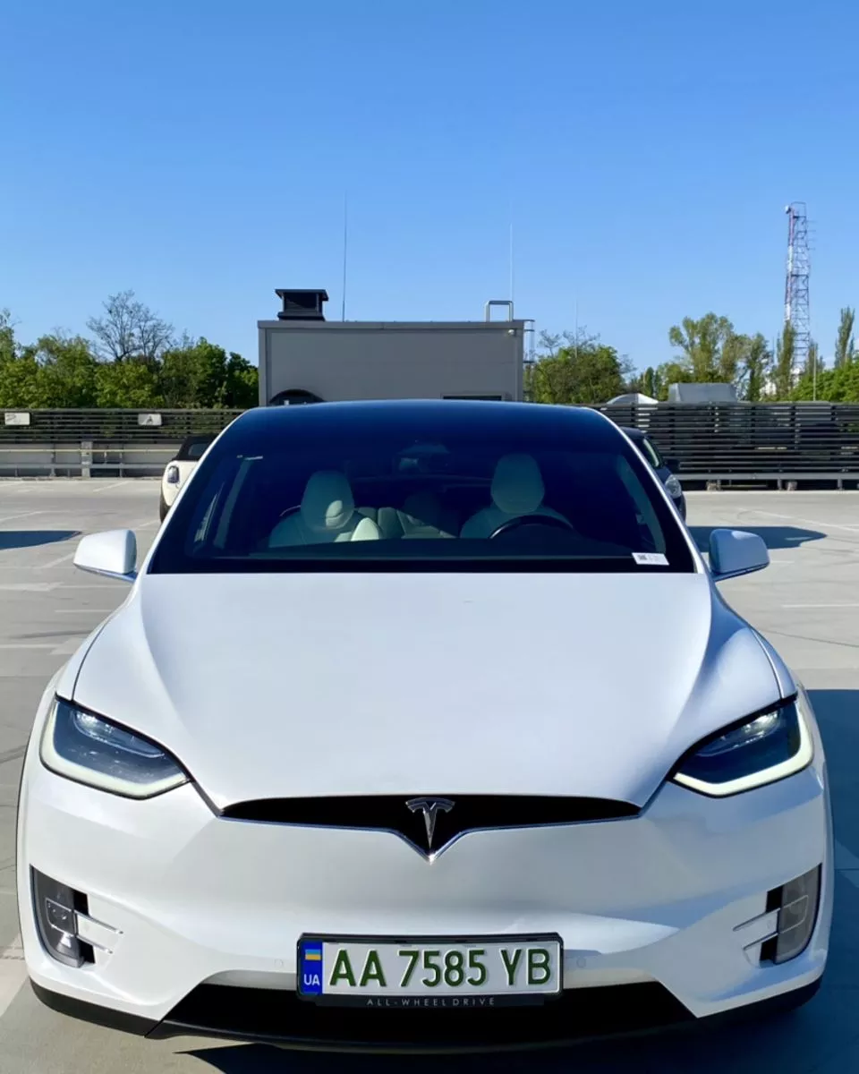 Tesla Model X 