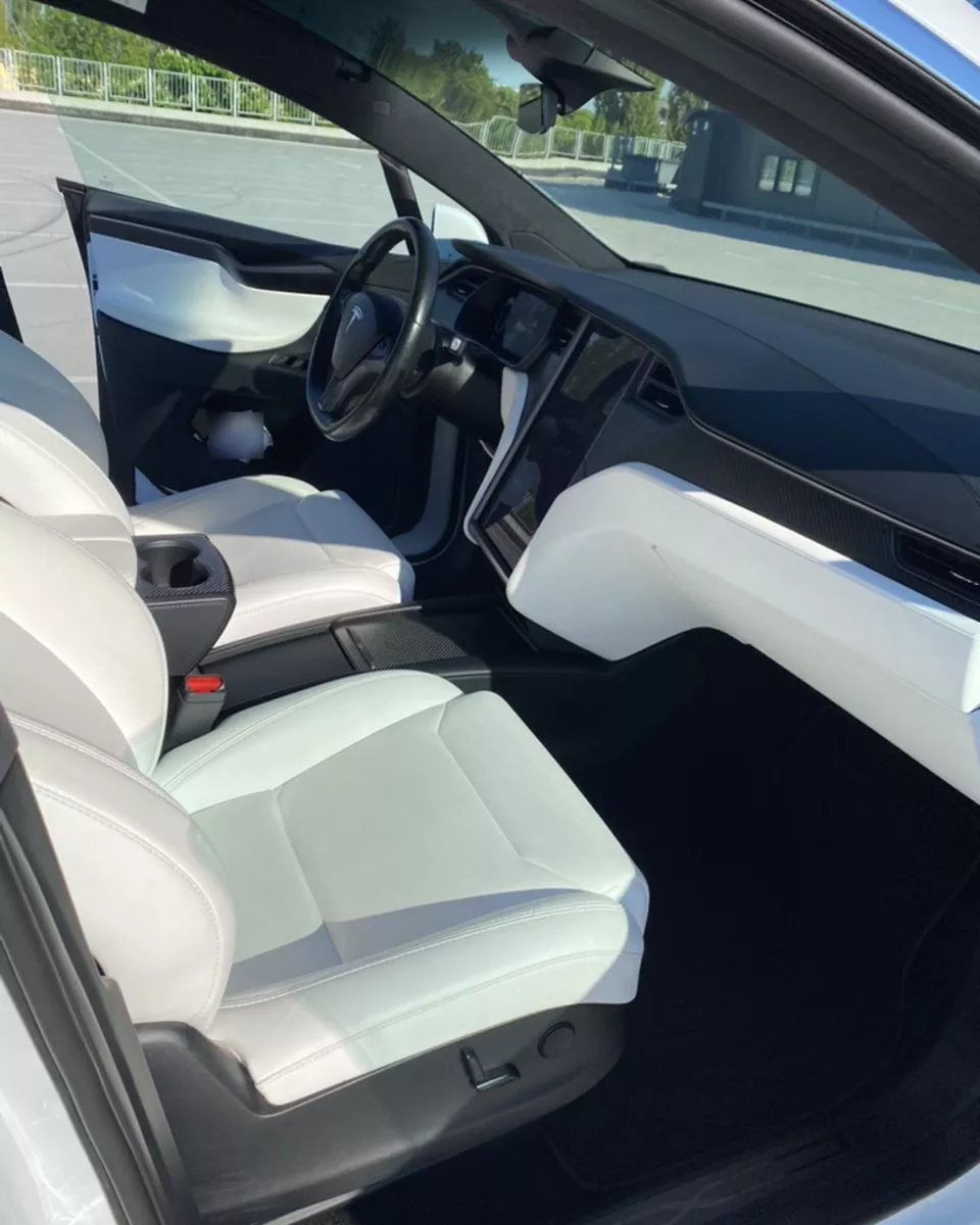 Tesla Model X  100 kWh 2018211