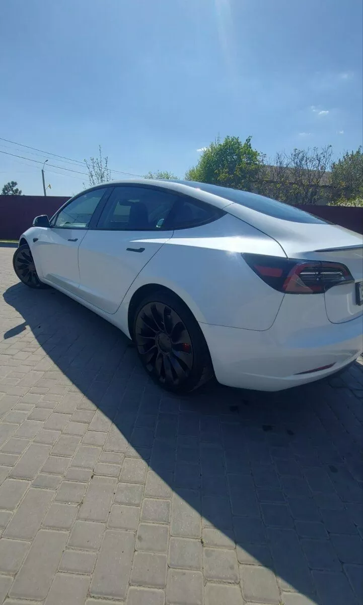 Tesla Model 3  80.5 kWh 202331