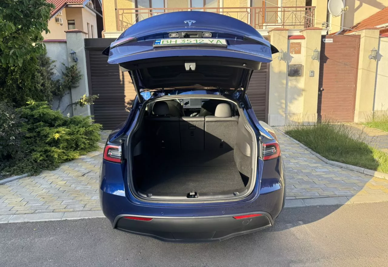 Tesla Model Y  82 kWh 2021141