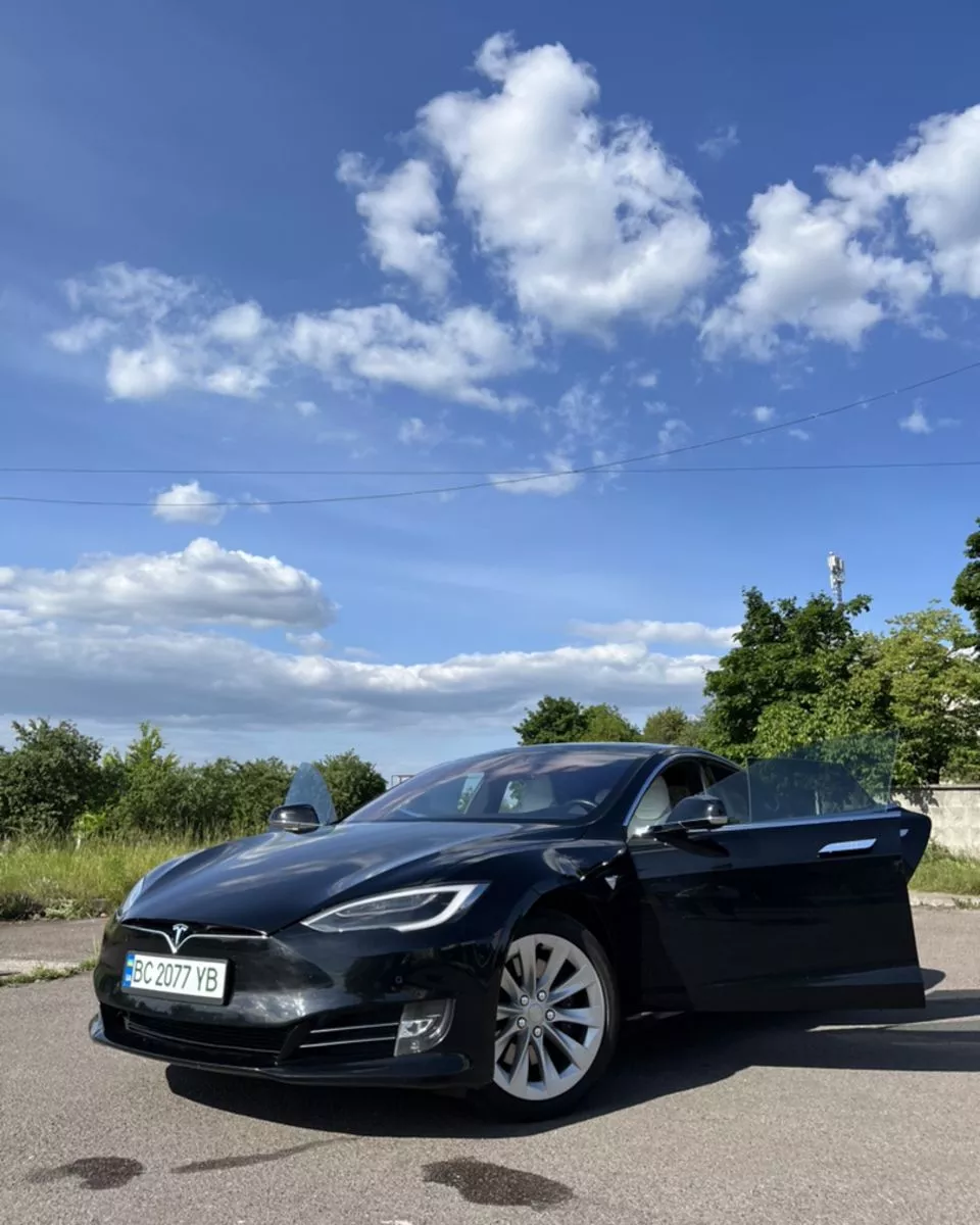 Tesla Model S  100 kWh 201701