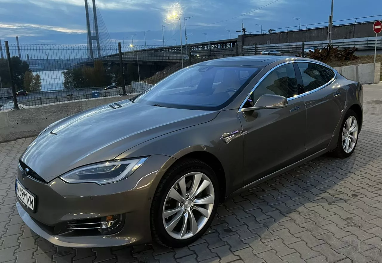 Tesla Model S  201561