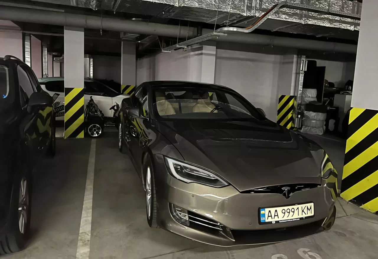 Tesla Model S  2015271