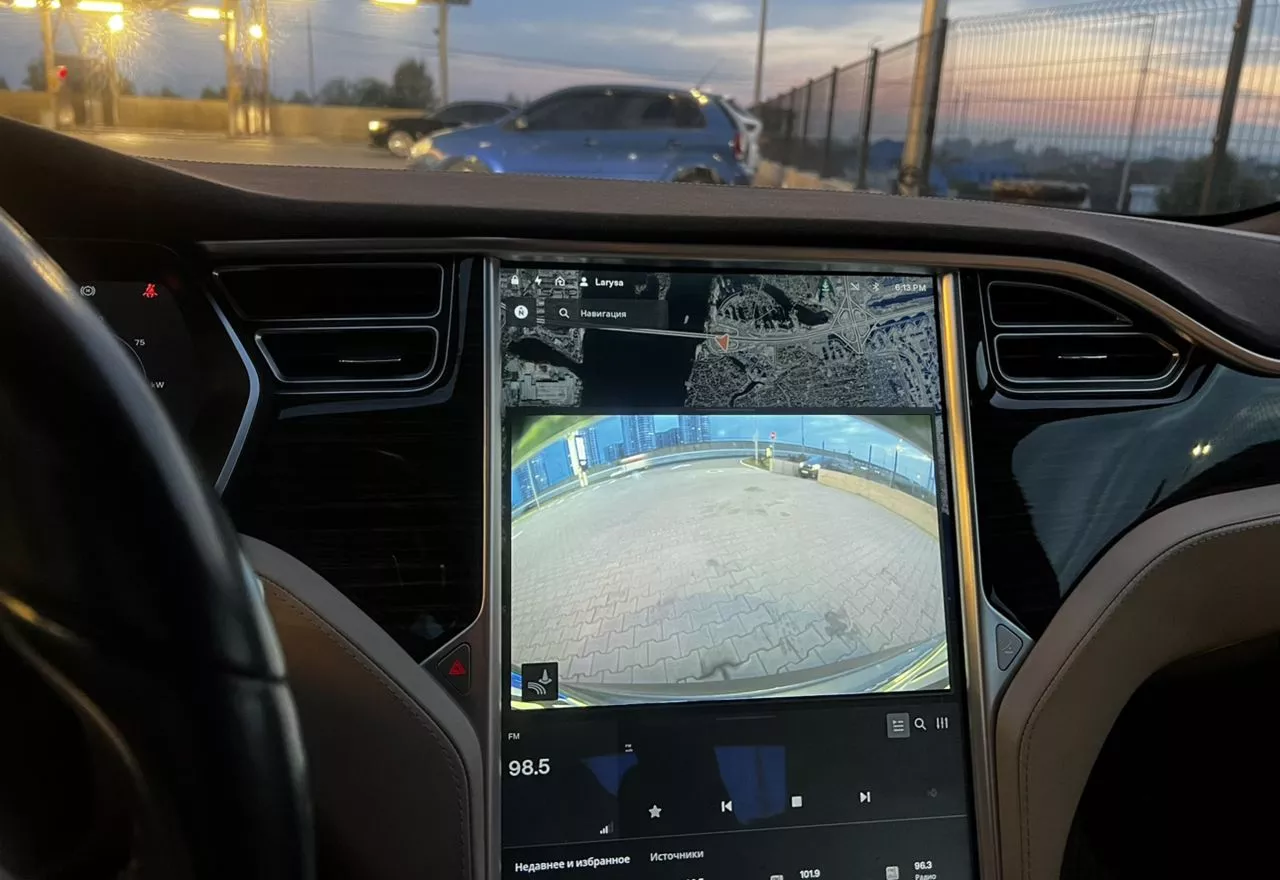 Tesla Model S  2015281