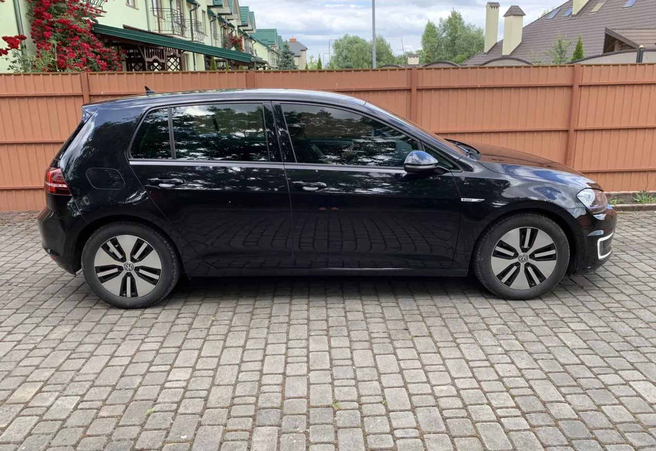 Volkswagen e-Golf  24 kWh 2015111