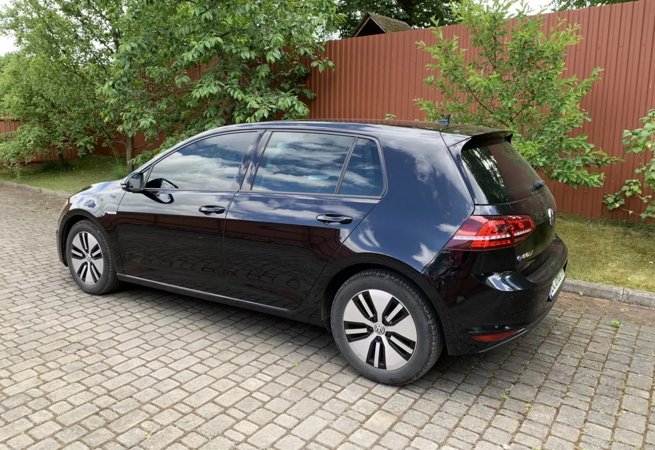 Volkswagen e-Golf  24 kWh 2015201