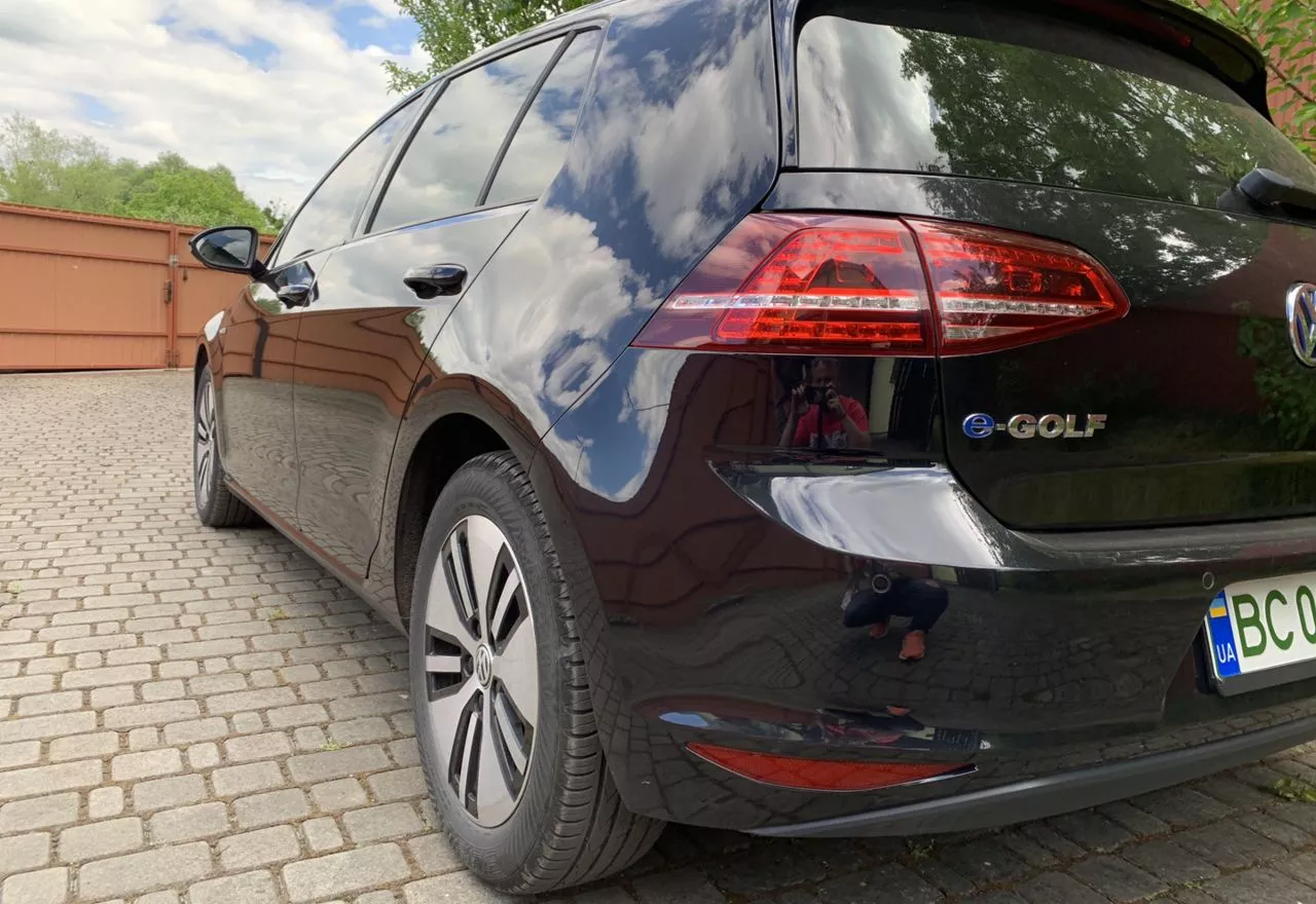 Volkswagen e-Golf  24 kWh 2015211