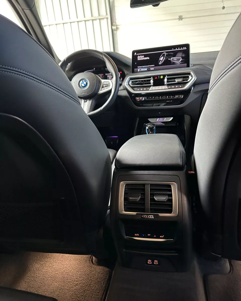 BMW iX3  80 kWh 2021211