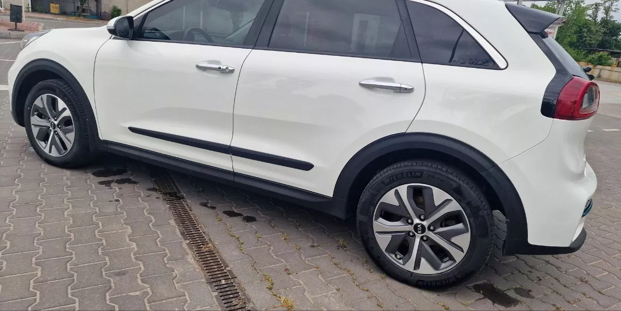 Kia Niro  64 kWh 2019121