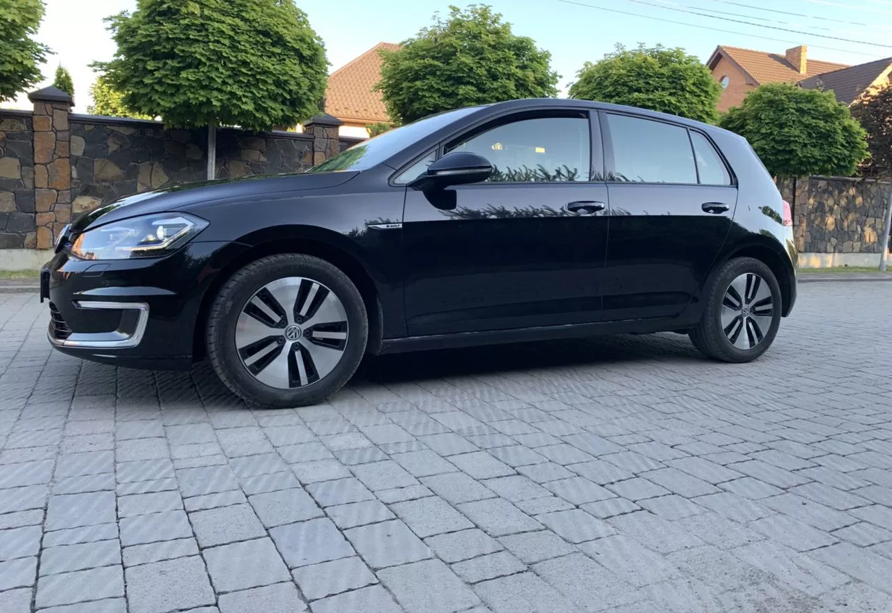 Volkswagen e-Golf  36 kWh 201811