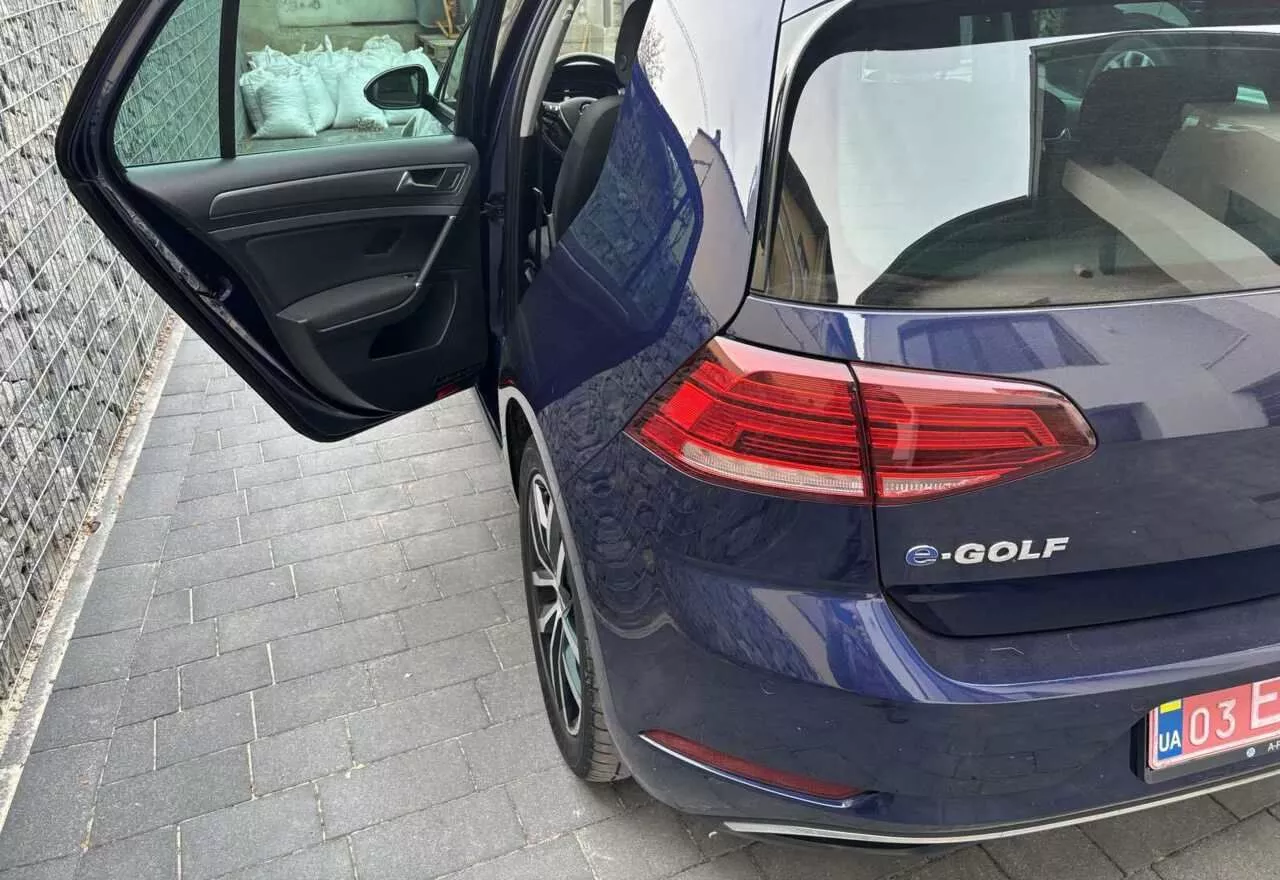 Volkswagen e-Golf  35.8 kWh 2018111