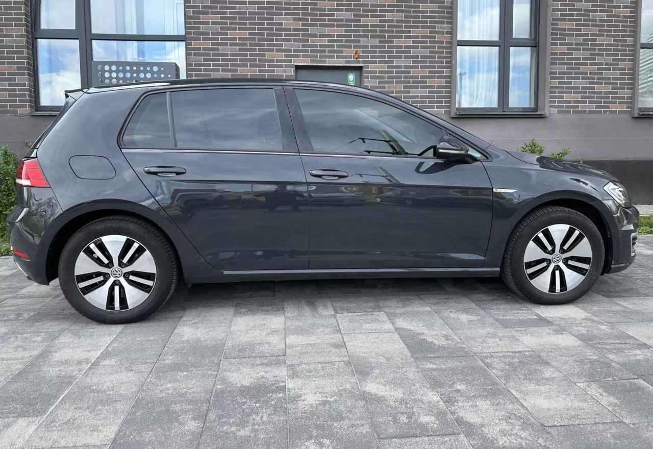 Volkswagen e-Golf  36 kWh 201921