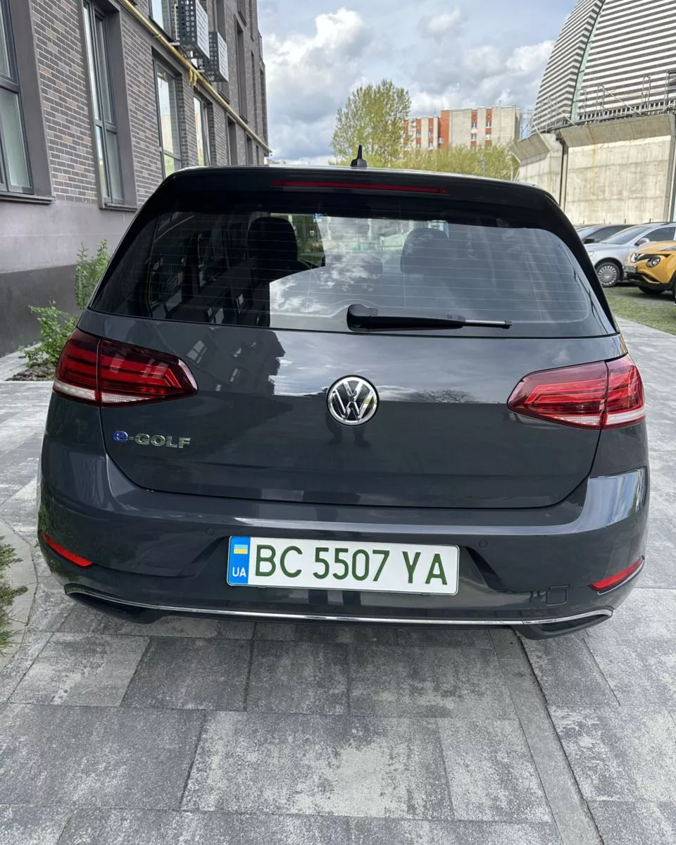 Volkswagen e-Golf  36 kWh 201931