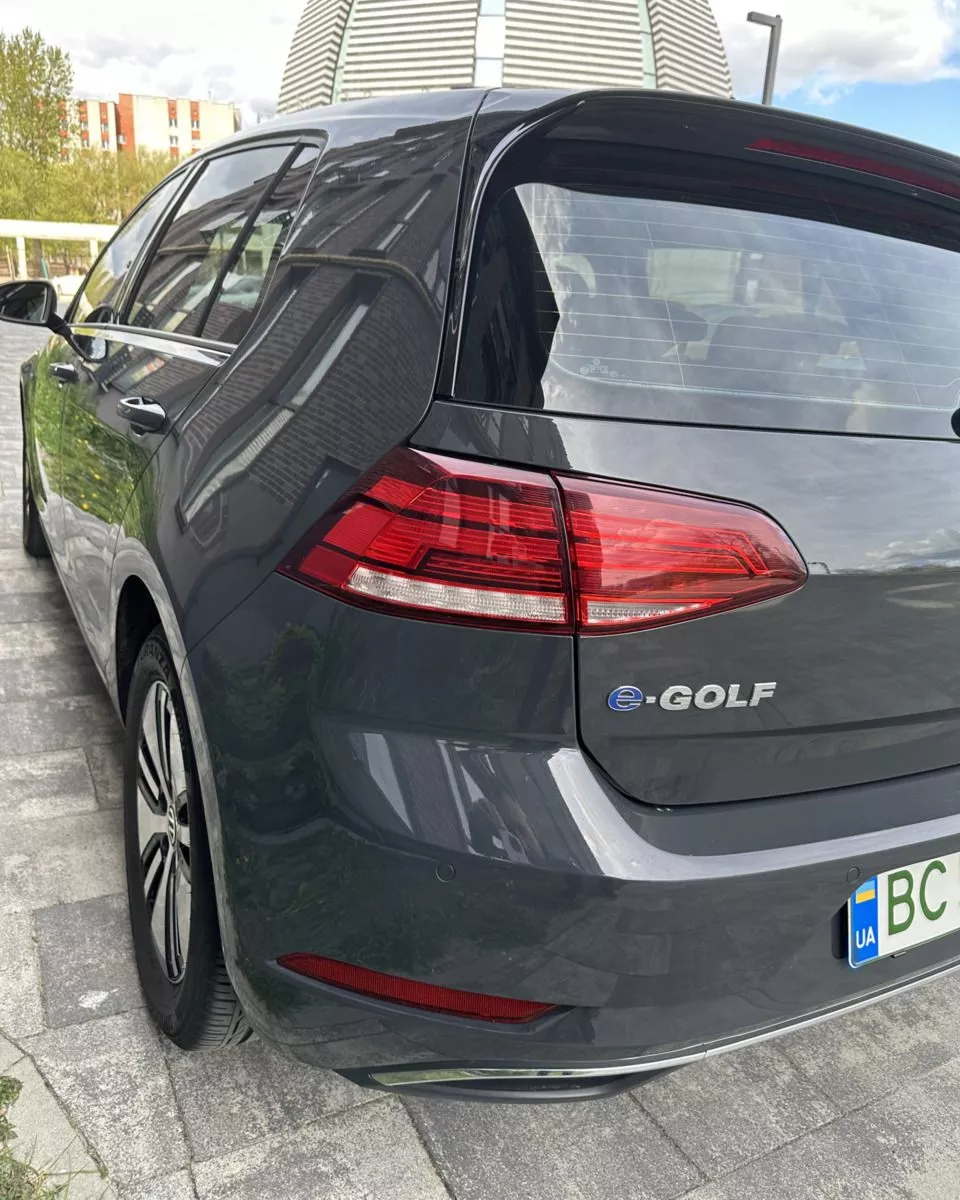 Volkswagen e-Golf  36 kWh 201941