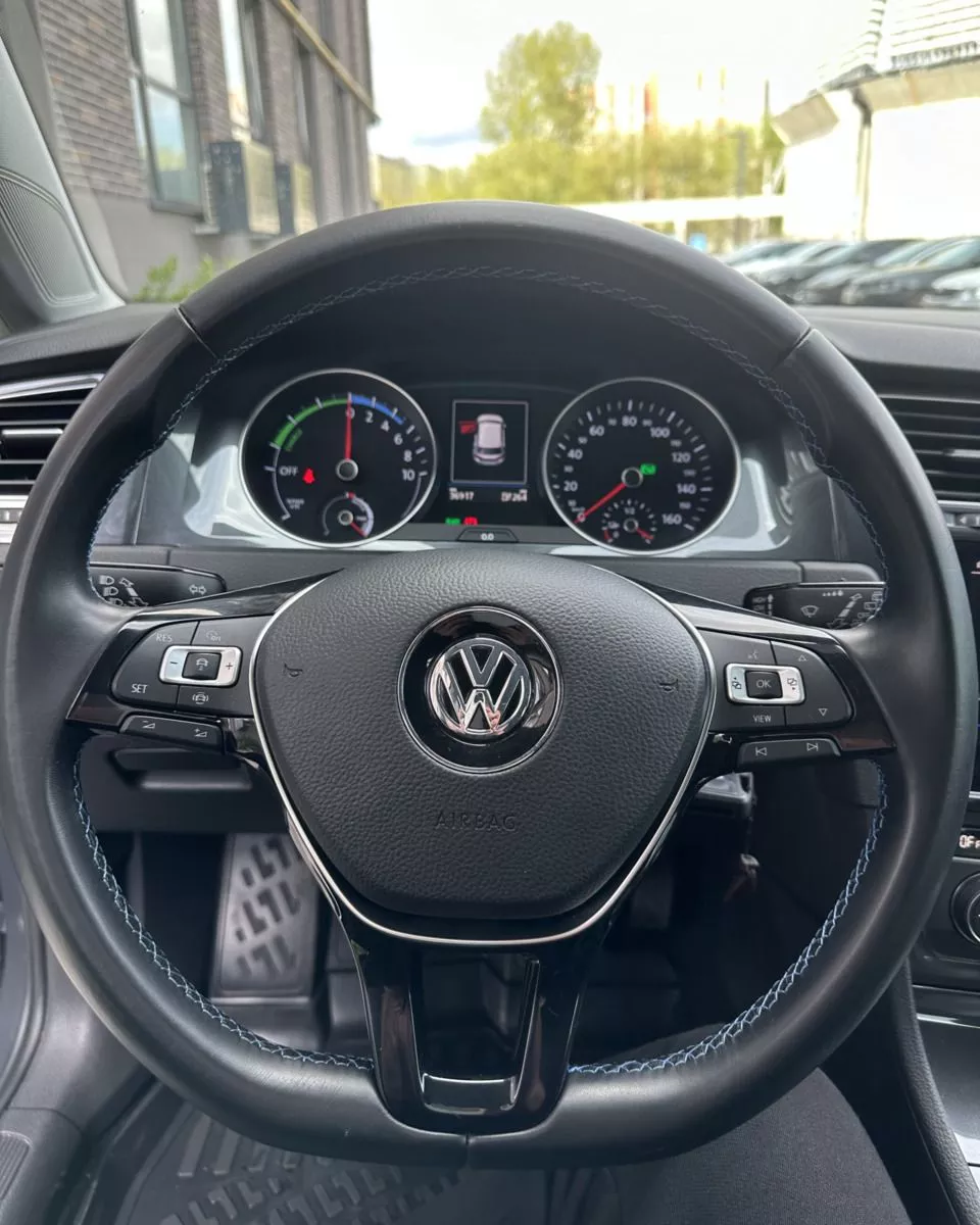 Volkswagen e-Golf  36 kWh 201961