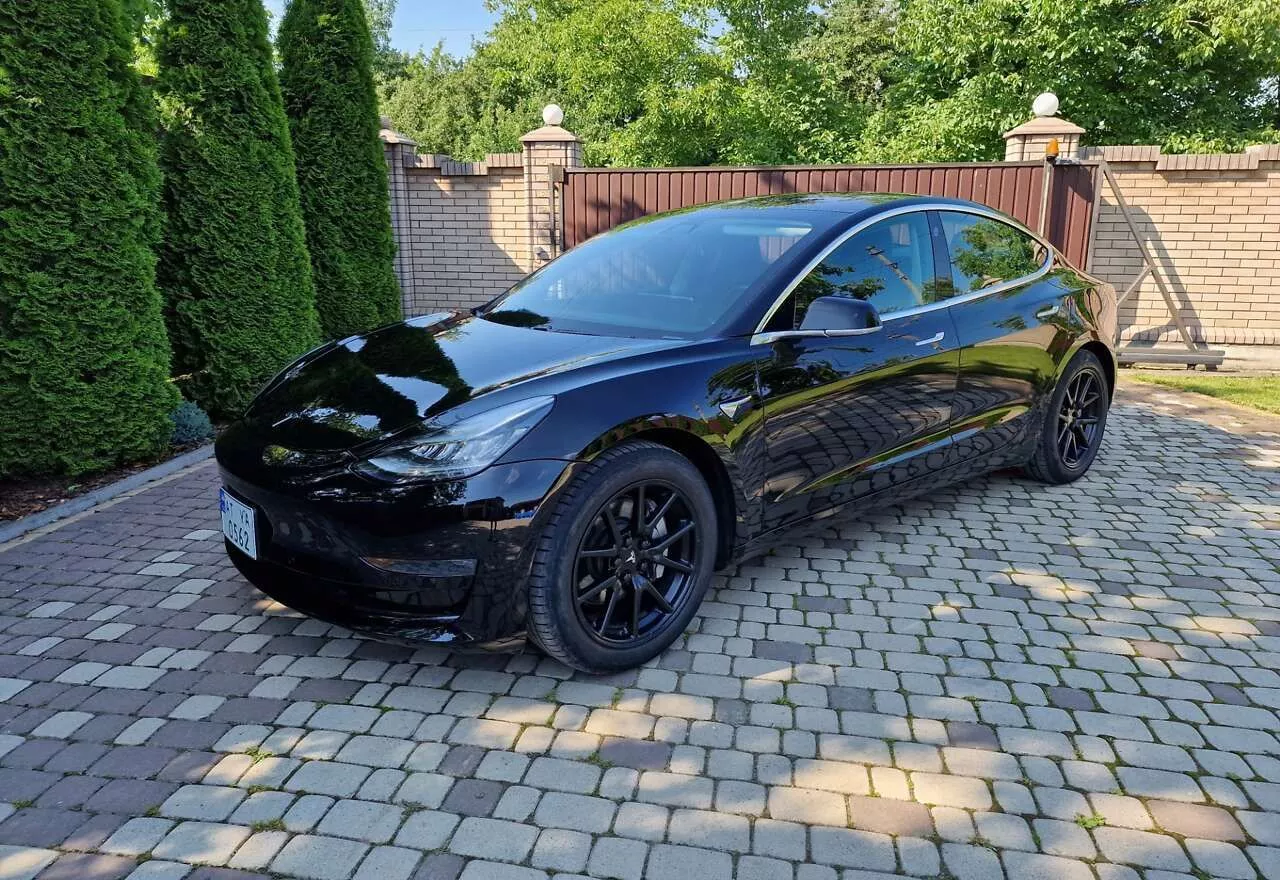 Tesla Model 3  66 kWh 201811