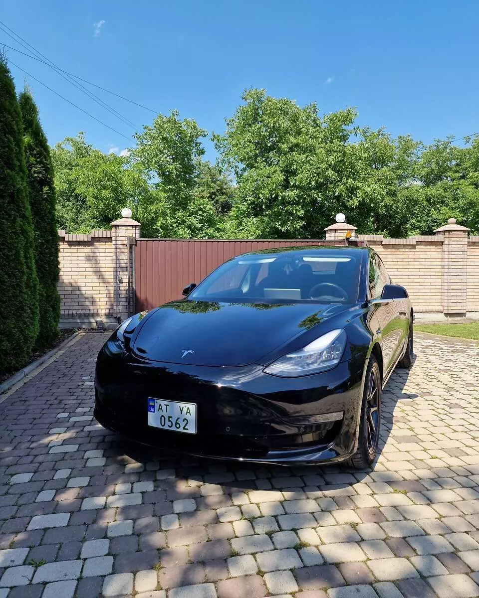 Tesla Model 3  66 kWh 2018241