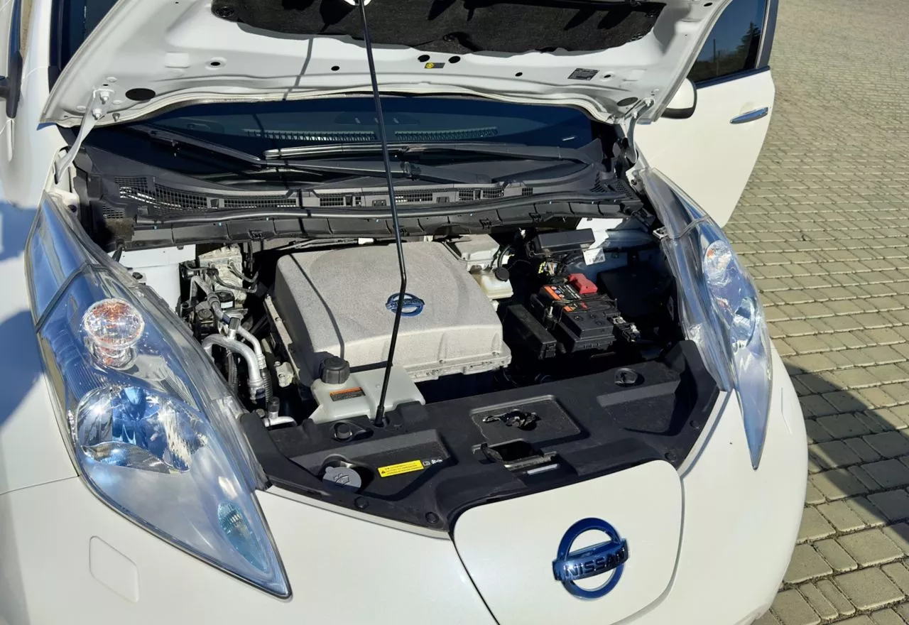 Nissan Leaf  24 kWh 2013251