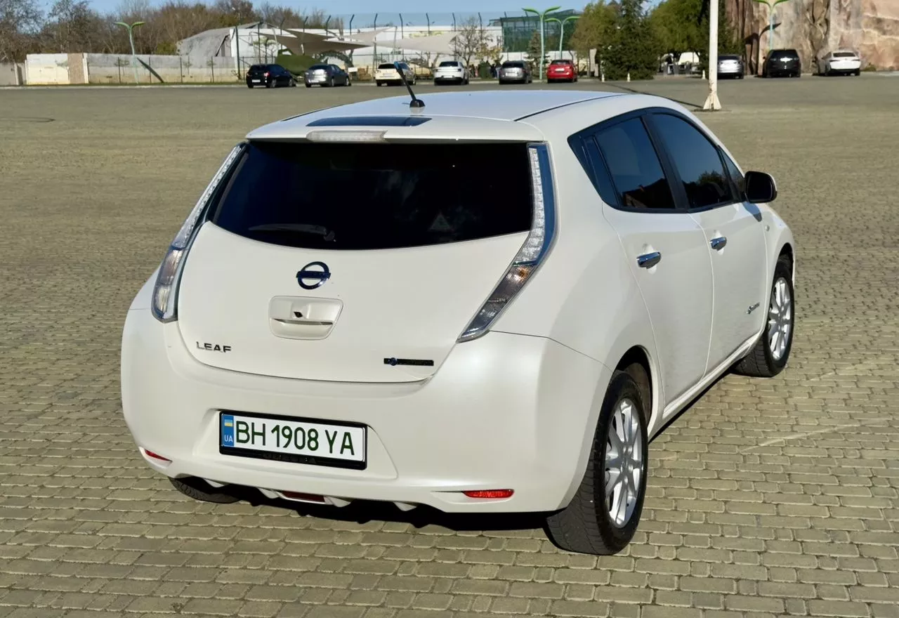 Nissan Leaf  24 kWh 2013281