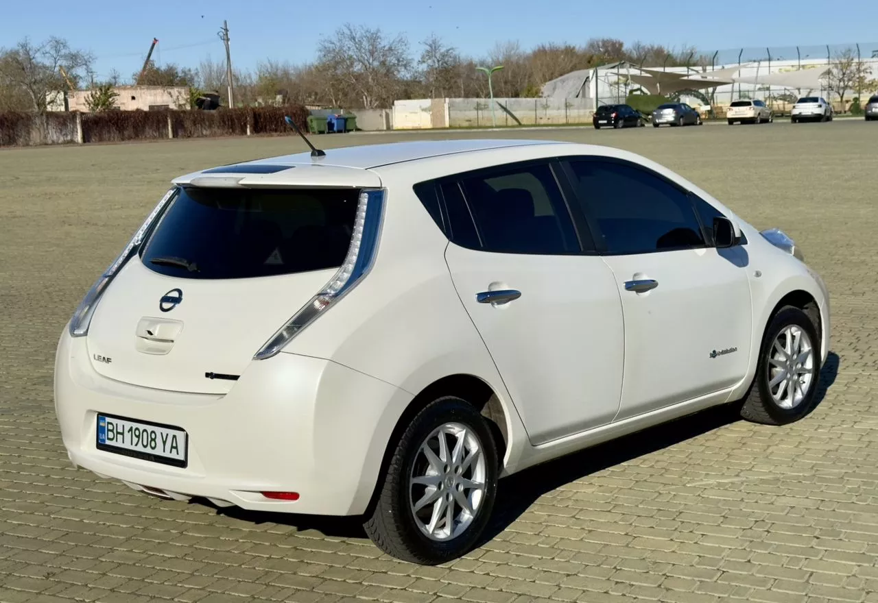 Nissan Leaf  24 kWh 2013331