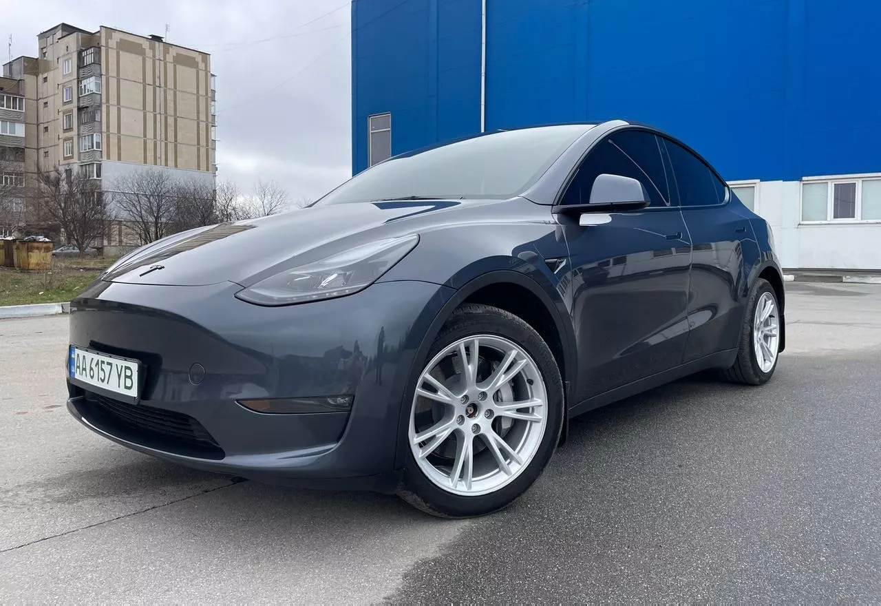 Tesla Model Y  202321