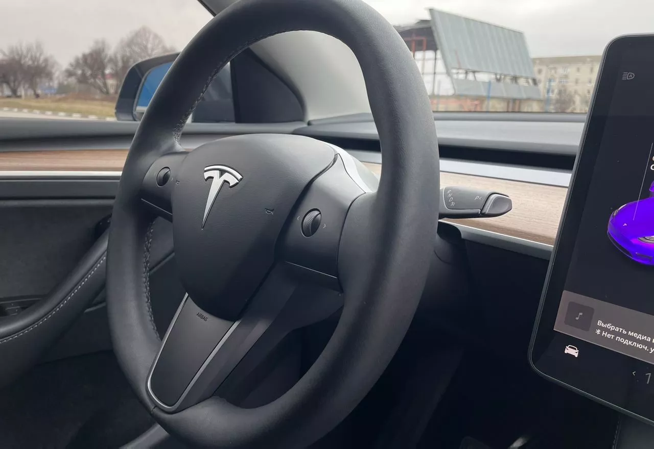 Tesla Model Y  2023361