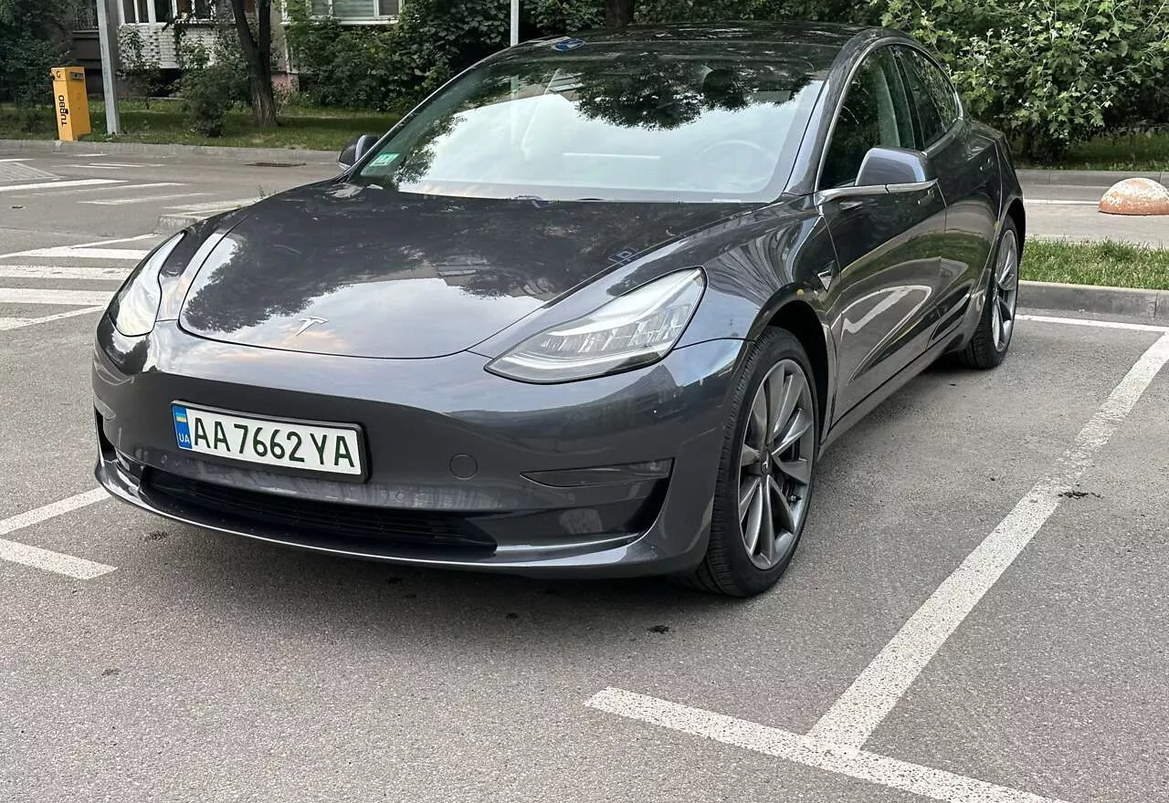 Tesla Model 3  75 kWh 201801