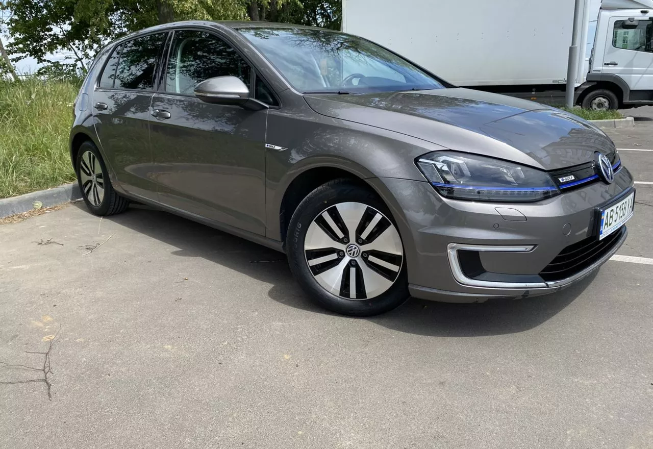 Volkswagen e-Golf  24 kWh 201541