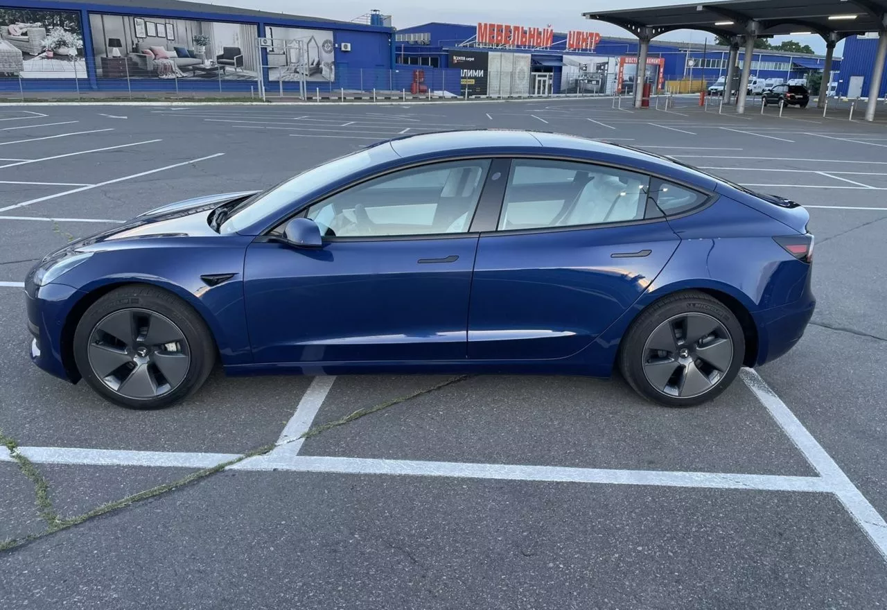 Tesla Model 3  80.5 kWh 2020411