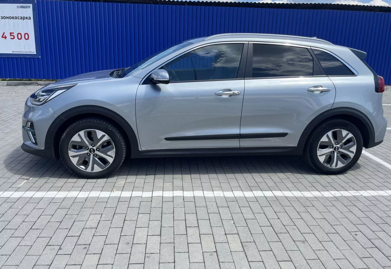 Kia Niro  64.8 kWh 2018111