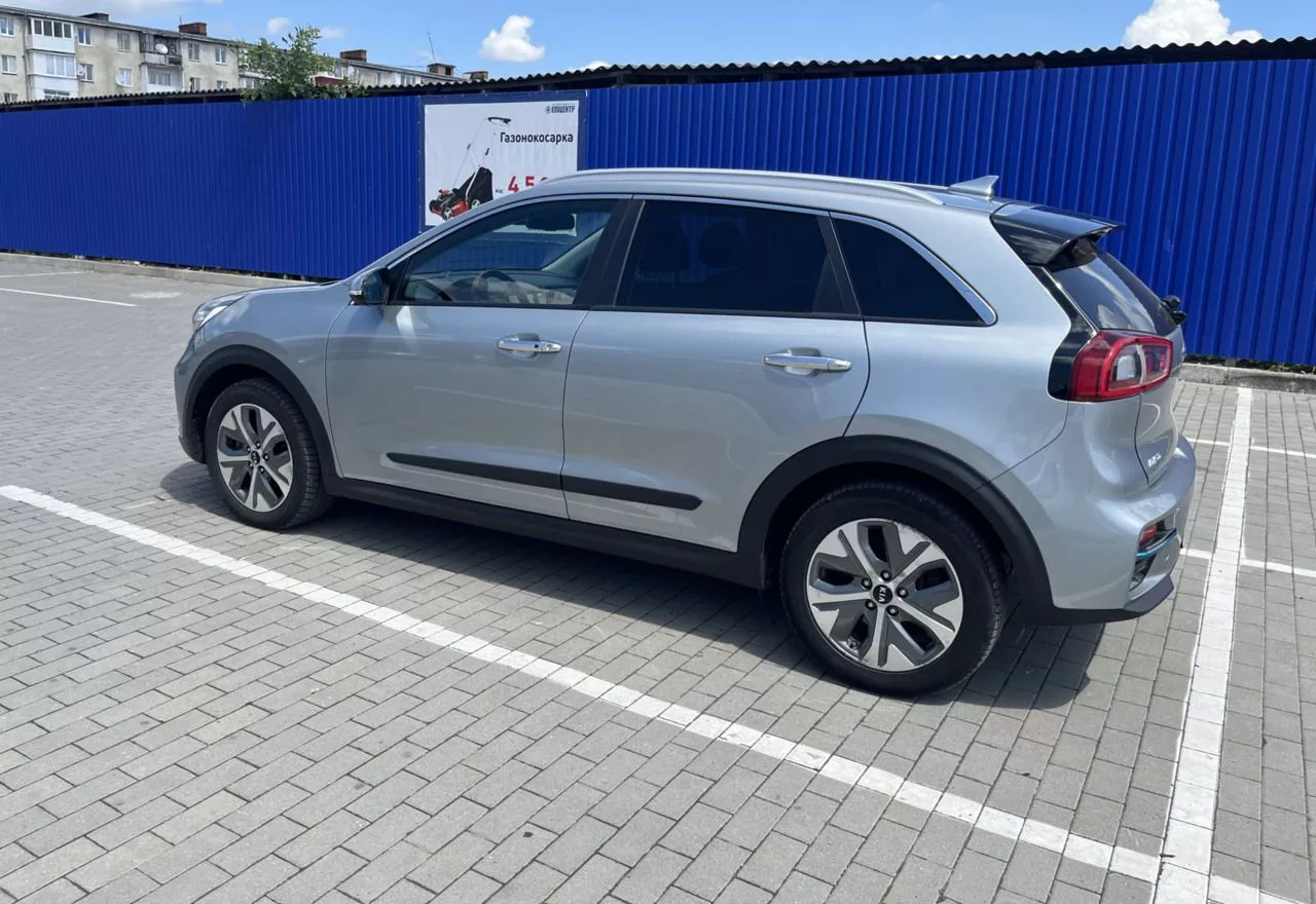 Kia Niro  64.8 kWh 2018121