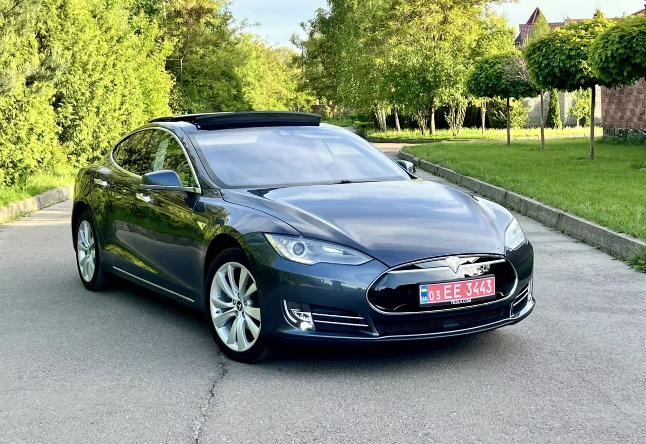 Tesla Model S  85 kWh 201501