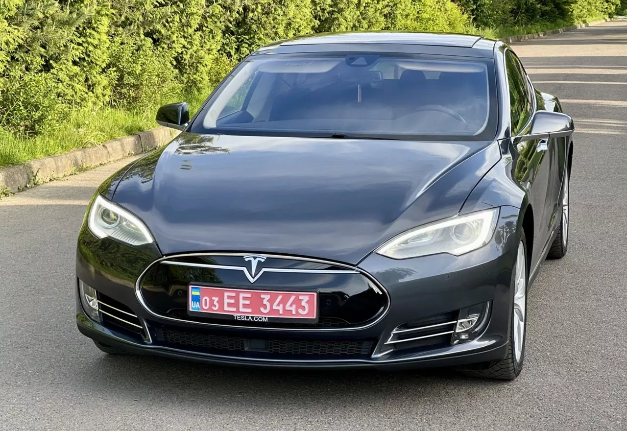 Tesla Model S  85 kWh 201531