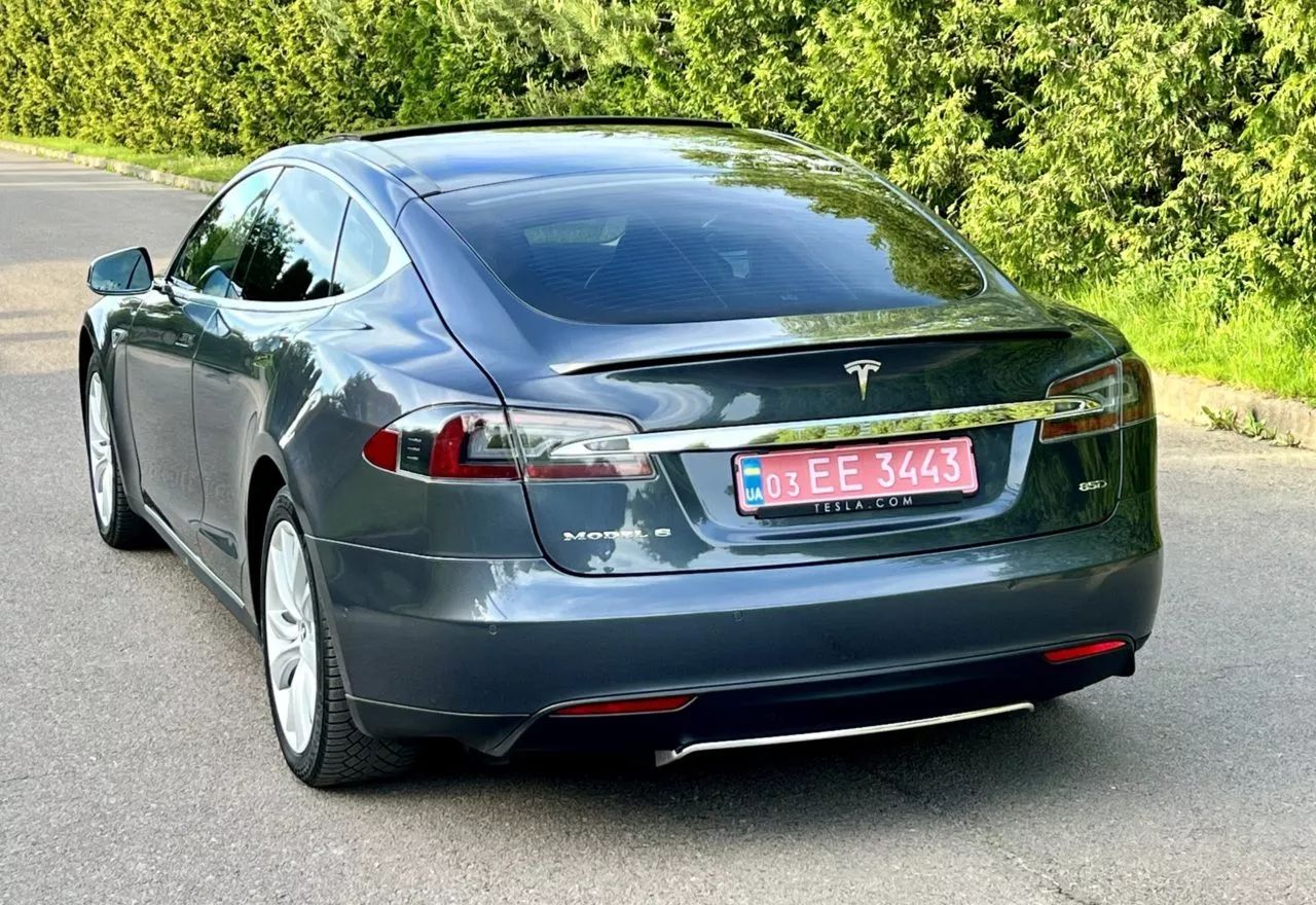 Tesla Model S  85 kWh 2015231