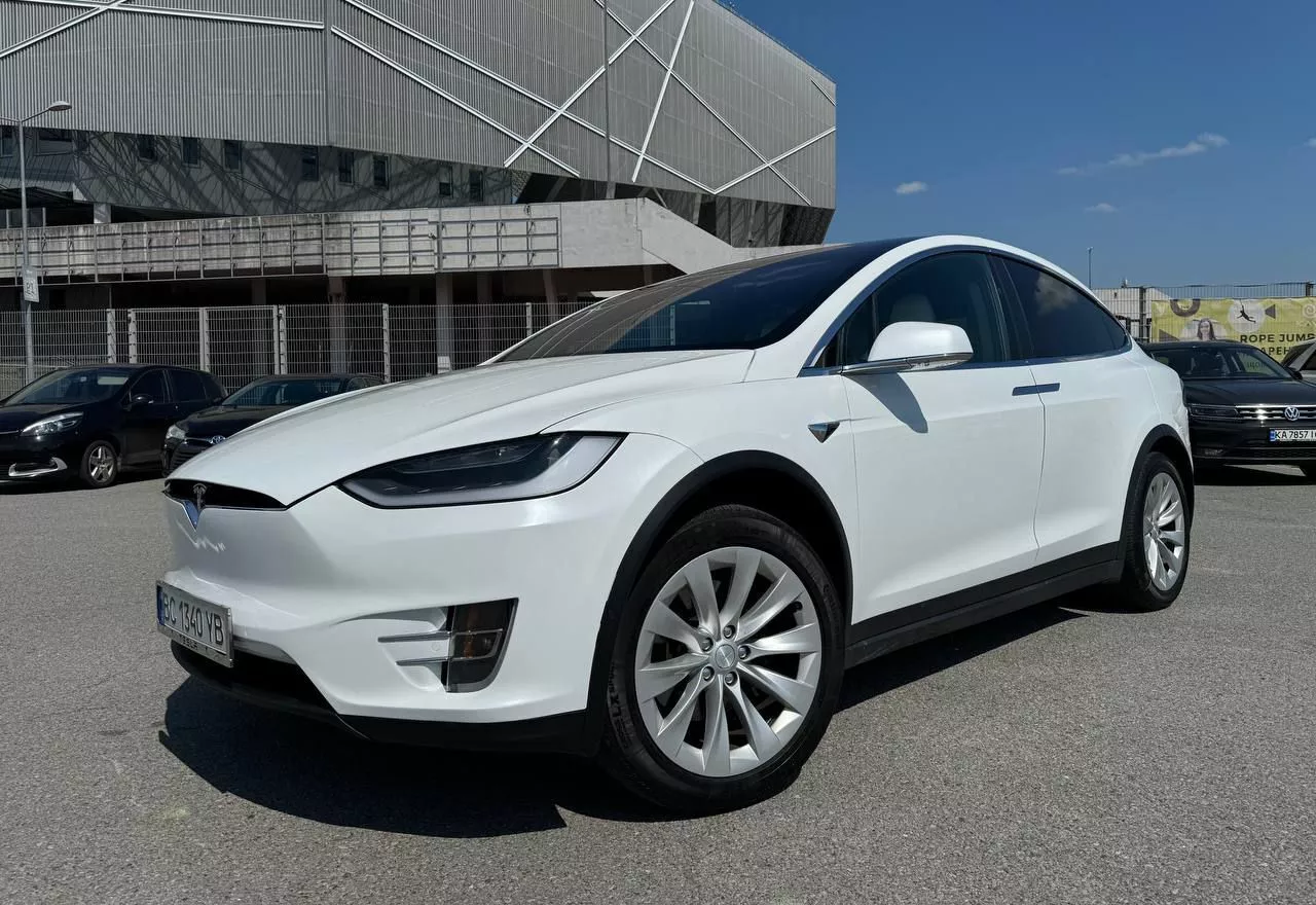 Tesla Model X 