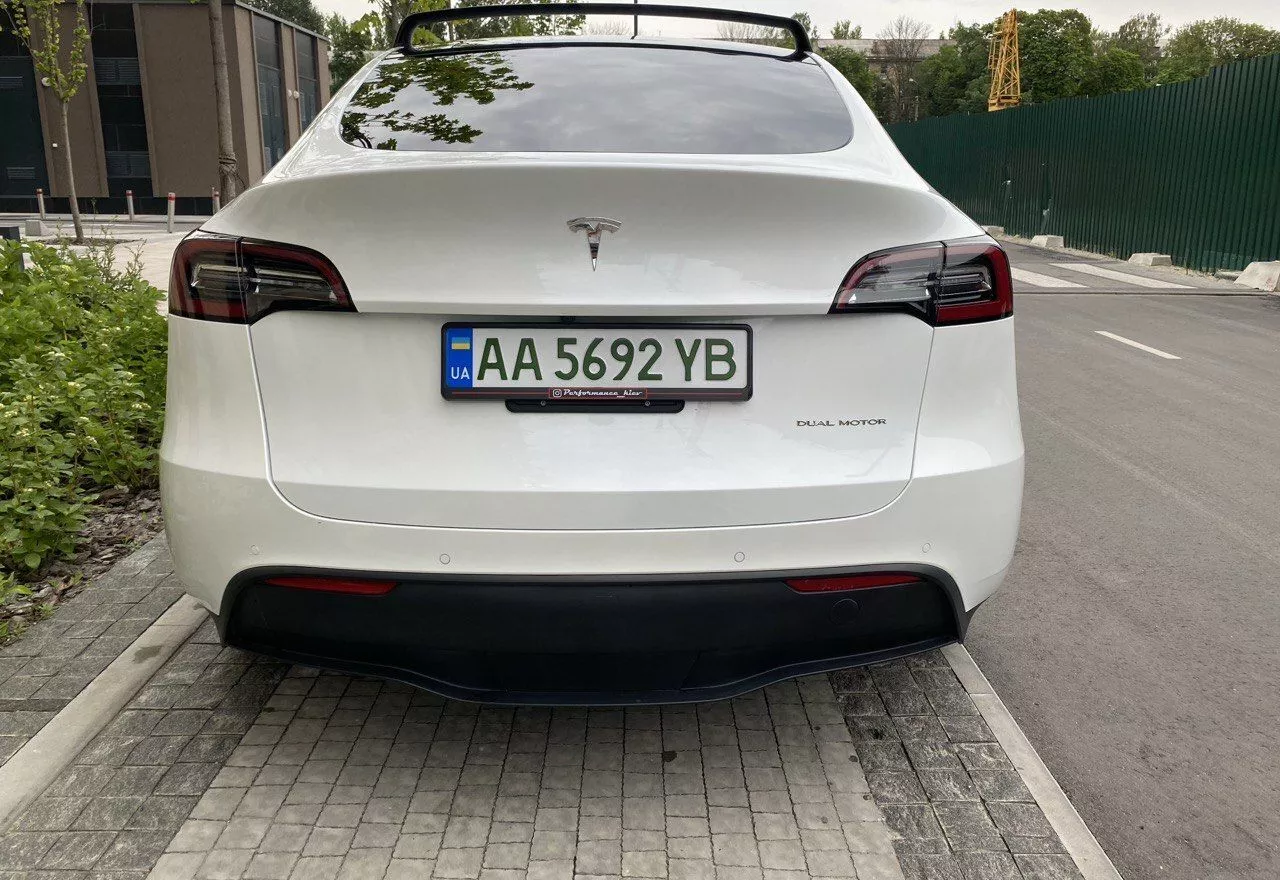 Tesla Model Y  75 kWh 2020131