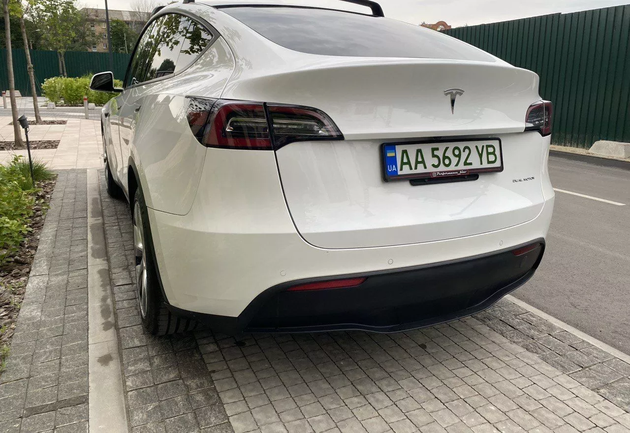 Tesla Model Y  75 kWh 2020141