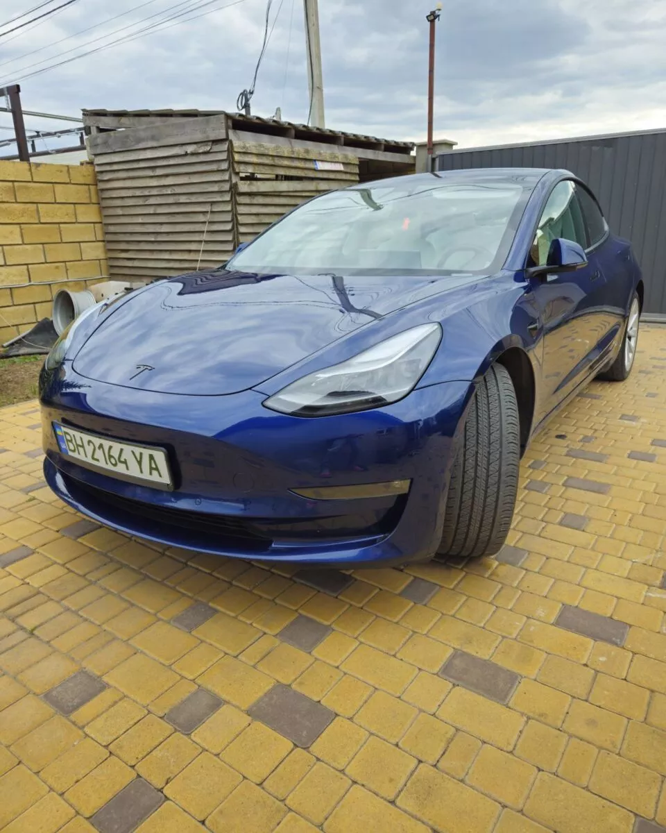 Tesla Model 3  202111