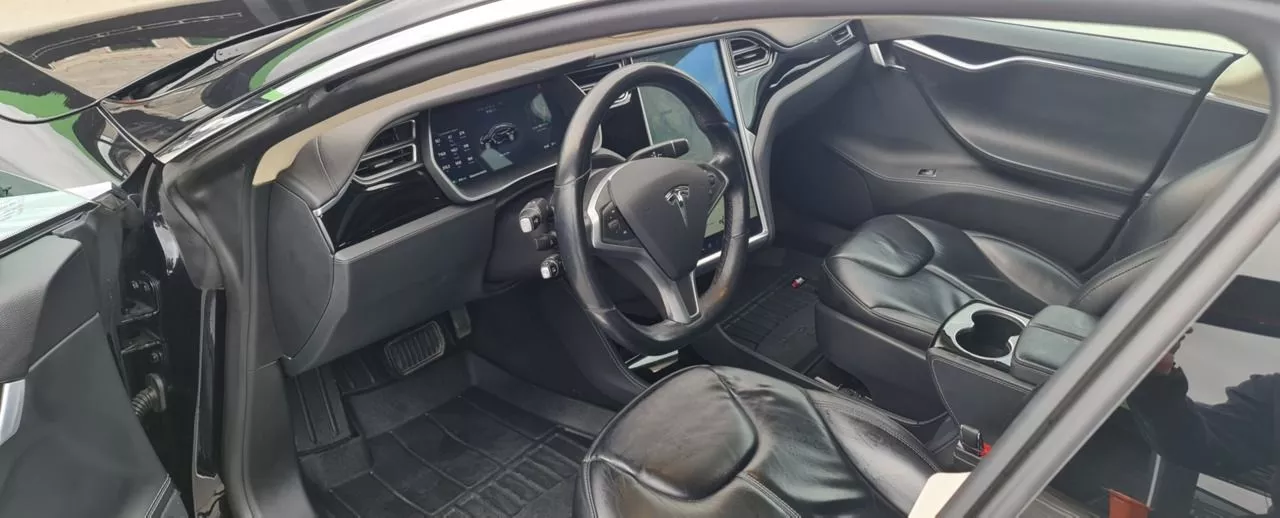 Tesla Model S  70 kWh 2015101